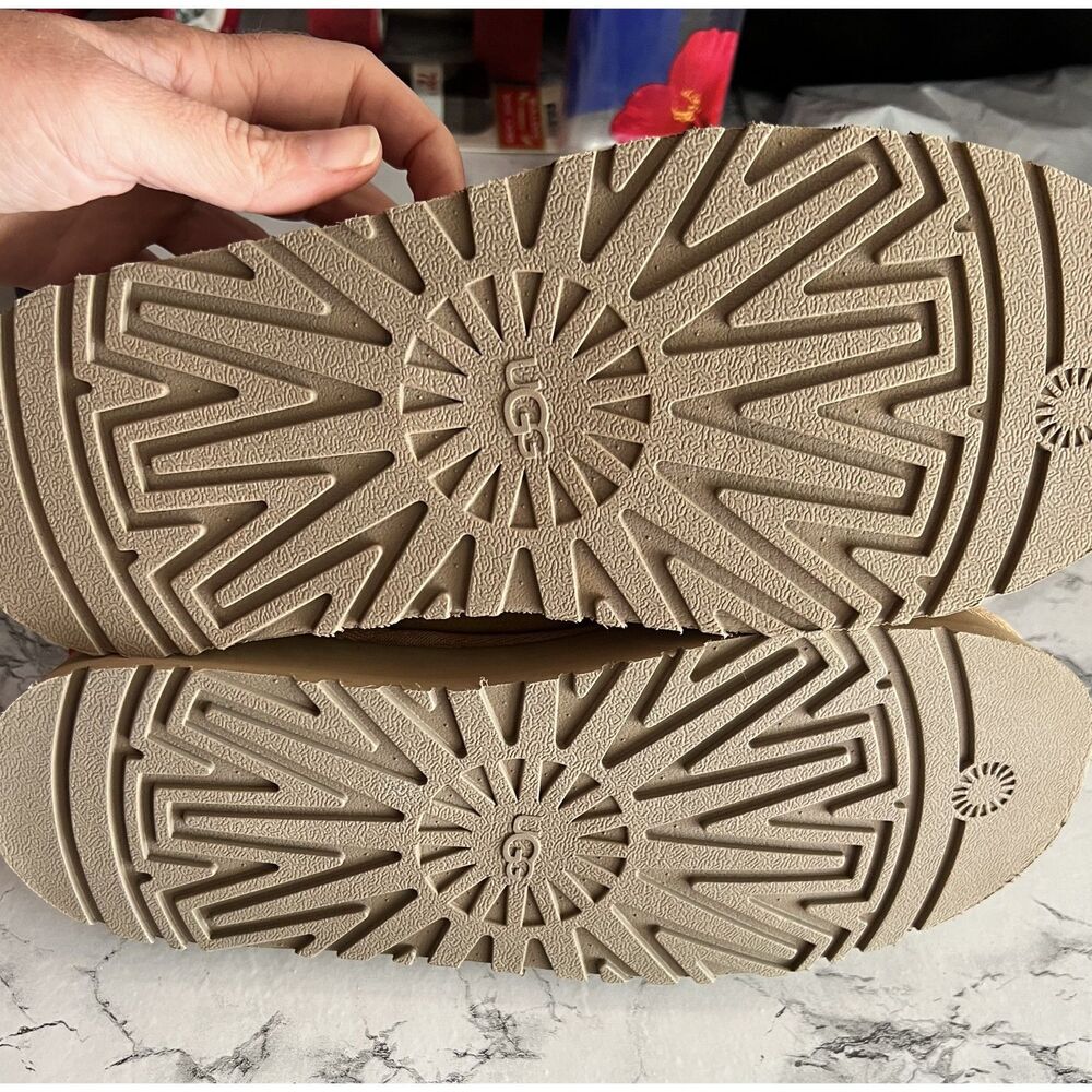 NWOB - UGG Tazz Platform Slippers Women’s 9 Chestnut Brown Suede Shearling Lined - Picture 4 of 5